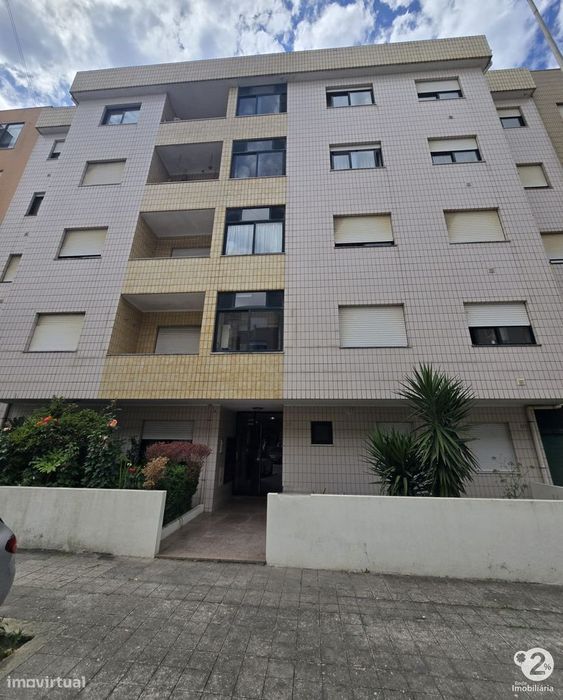 Apartamento T1+1 em S. Mamede Infesta ( perto da estação comboio )