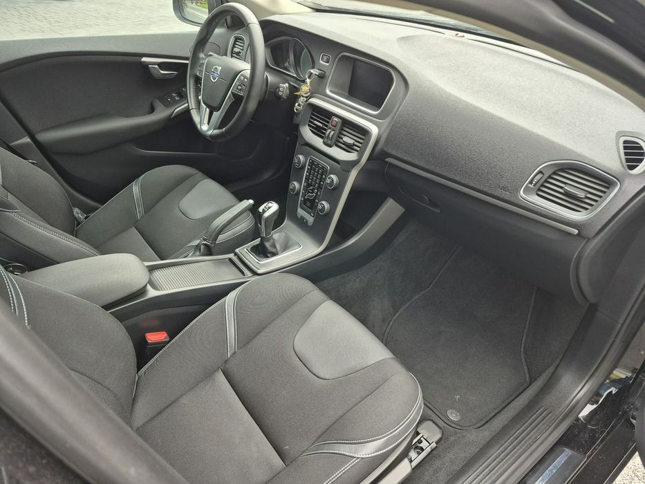 Volvo V40 2.0d 120km kamera navi  chromy
