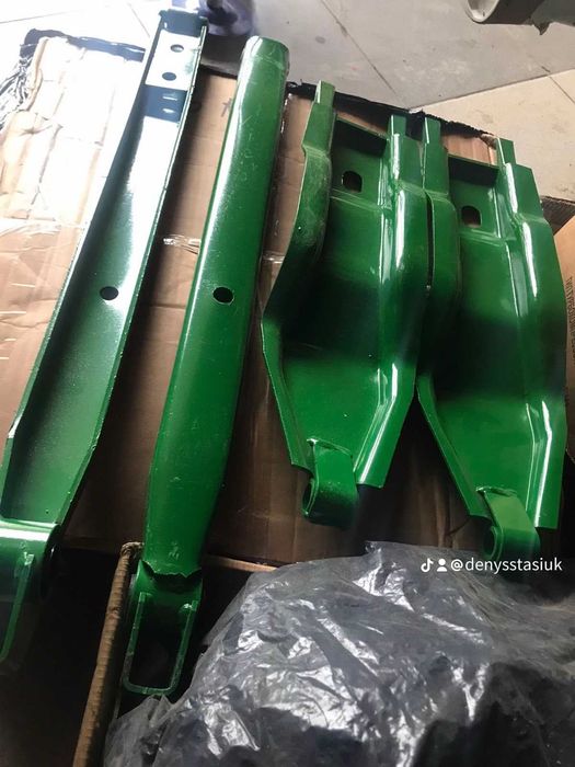 Важіль AH92518 (лижа) жниварки John Deere 900 серії