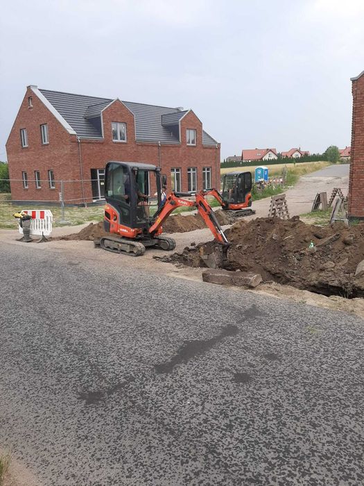 Usługi koparko- ładowarką, minikoparką, transportowe wywrotkami