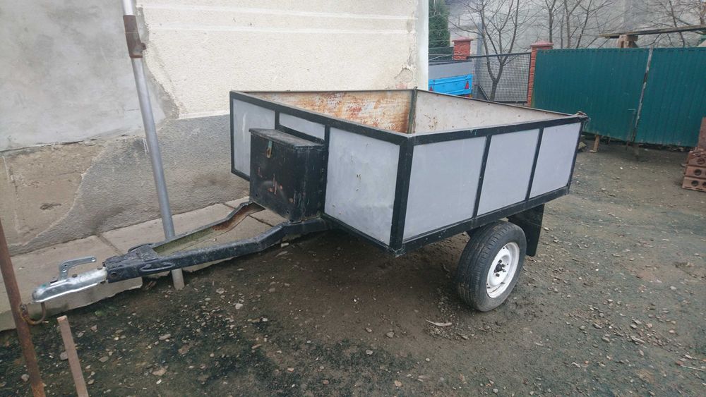 Причіп автомобільний