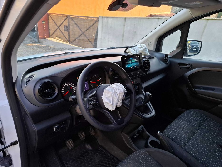Mercedes-Benz Citan 110 CDi/27 3 LUGARES APENAS 40 MIL KMS NACIONAL DE 2023/12 ( COM IVA DEDUTIVEL INCLUIDO)