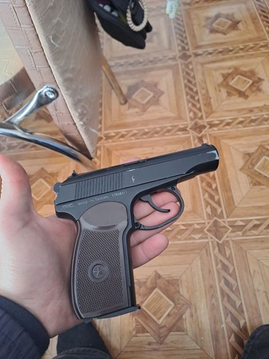 Игрушечный пистолет kwc makarova
