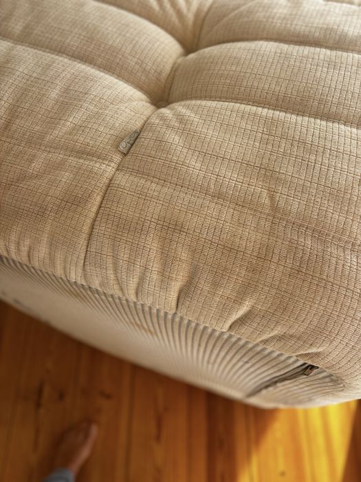 Ligne Roset TOGO – Cadeira + Apoio para os Pés