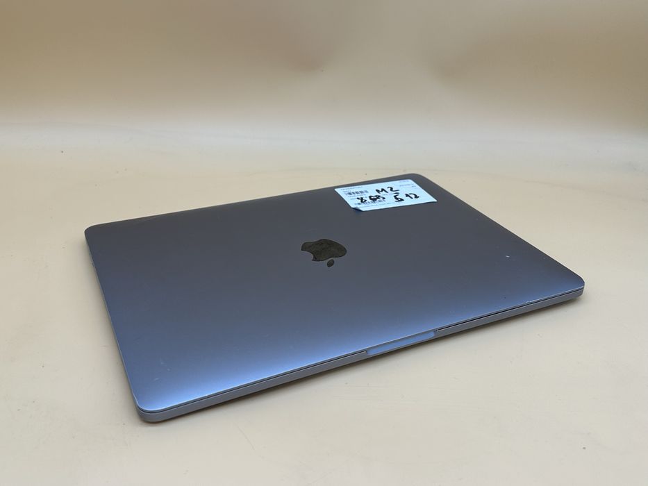 Macbook pro 2022 m2 512gb як не робочий