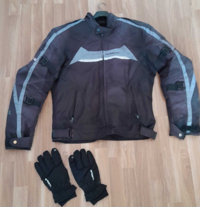 Vendo Scooter SYM 125cc e Roupas.