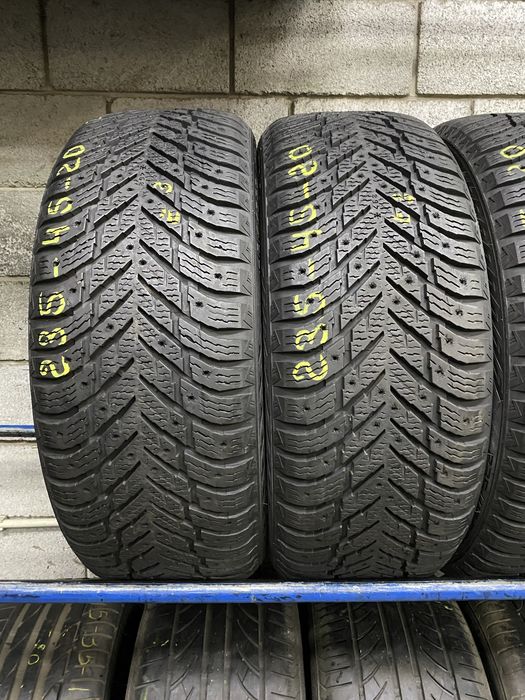 Зимові шини 235/45 R20 (100T) NOKIAN