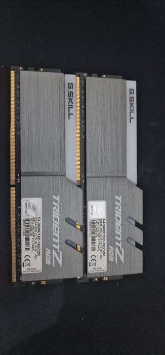 Memória RAM DDR4 G.SKILL F4-3200C16D-16GTZR (2 x 8 GB - 3200 MHz - CL