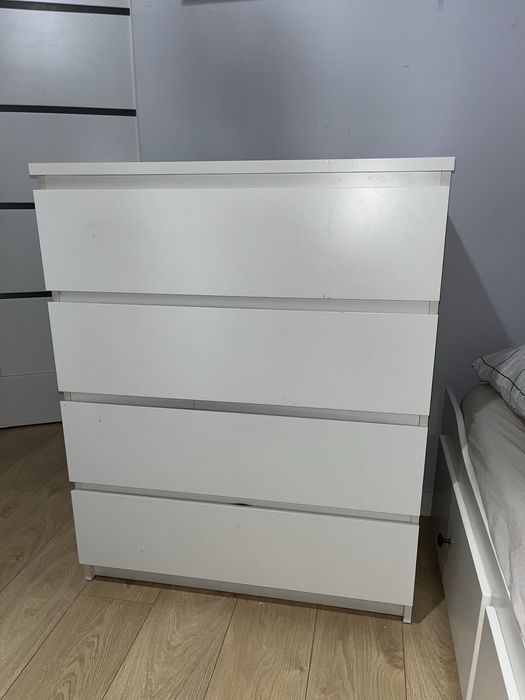 Sprzedam białą komodę