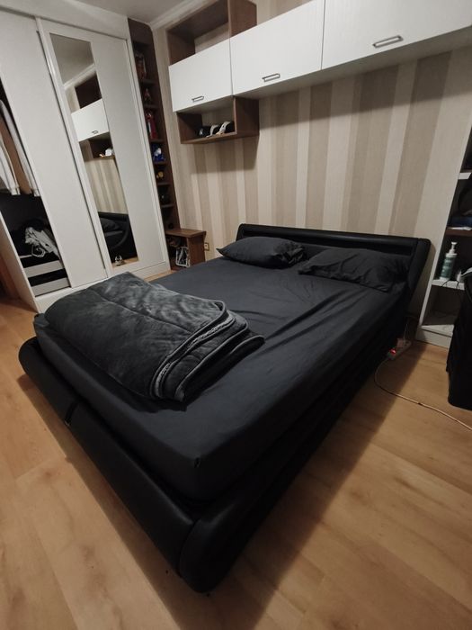 Cama para casal.