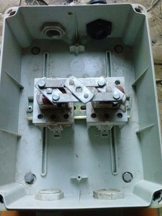 Rozdzielnica/Wyłacznik /500v 600v