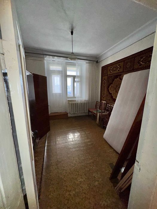 Продається 3 - кімнатна квартира с. Сахкамінь.