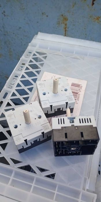 Перемикач потужності конфорок EGO 50:75071:000 для електроплити Electrolux (3890825031)