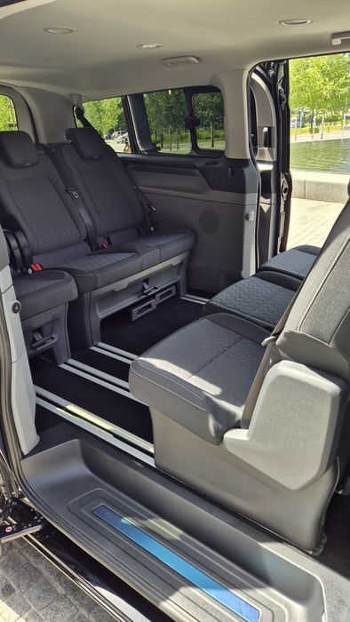 Wynajem 2024 Tourneo Custom 170km, automat BUS Premium 8 osób