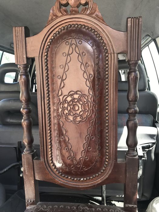 Cadeira antiga para restauro