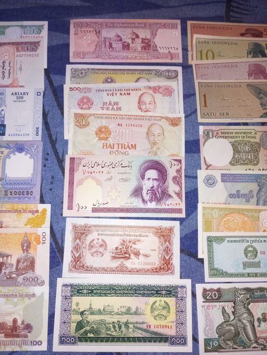 Lote notas países ocidental