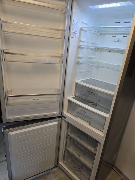 Lodówka LG GBB530PVQPB srebrna 203 cm  stan b. dobry