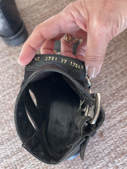 Botins pretos Eureka