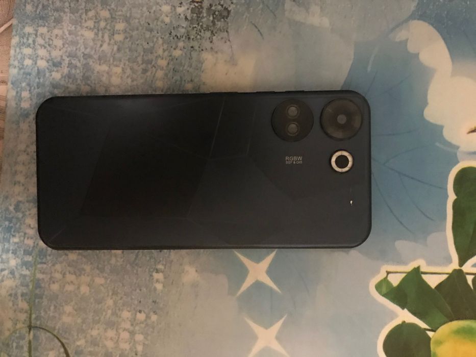 Телефон  F50 Pro