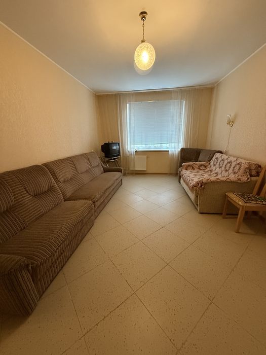 Продаж 2 кім квартири на Незалежності 58.
