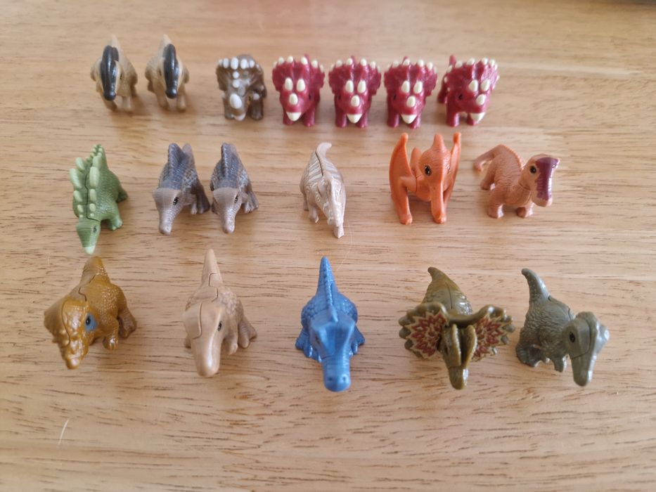Dinossauros kinder surpresa