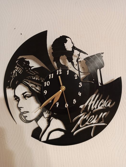Zegar ścienny z płyty winylowej 30 cm - Alicia Keys