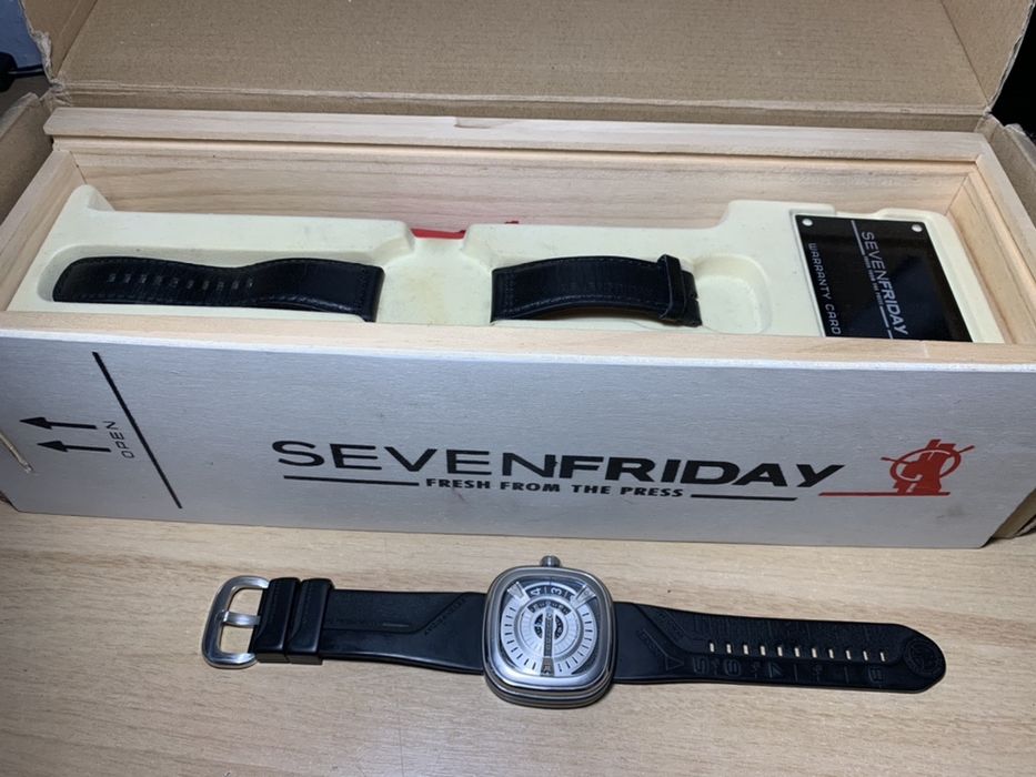 Sevenfriday m1-01 продам или обменяю часы