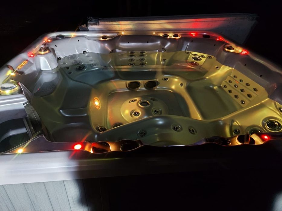 Jacuzzi ogrodowe 5 osobowe Premium Leisure 228x228 Essence Balboa