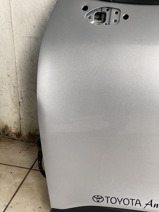 Toyota yaris cross drzwi 1L0