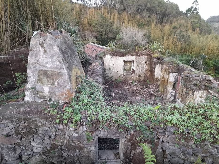 Terreno Ruina nos Açores