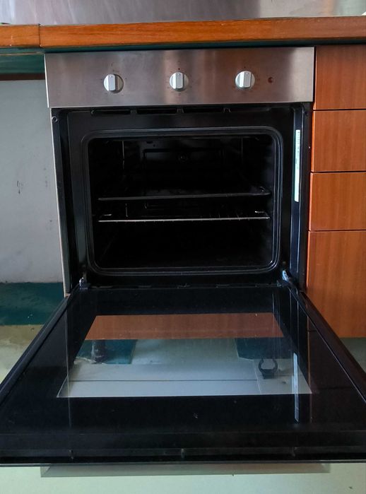 Forno de encastre Whirlpool em inox | bom estado | 80€
