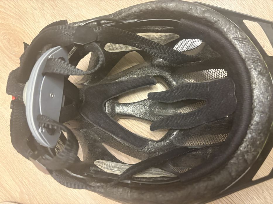 Crivit kask rowerowy 49-54cm z oświetleniem