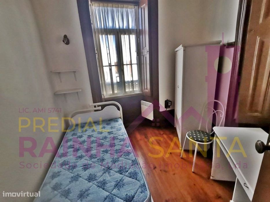 Seis Quartos em apartamento T8 - Próximo à Faculdade de Psicologia