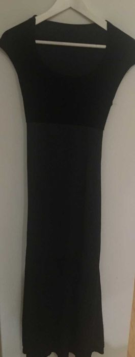 Vestido preto toilette em tecido e veludo