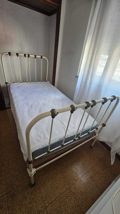Cama Antigo em ferro