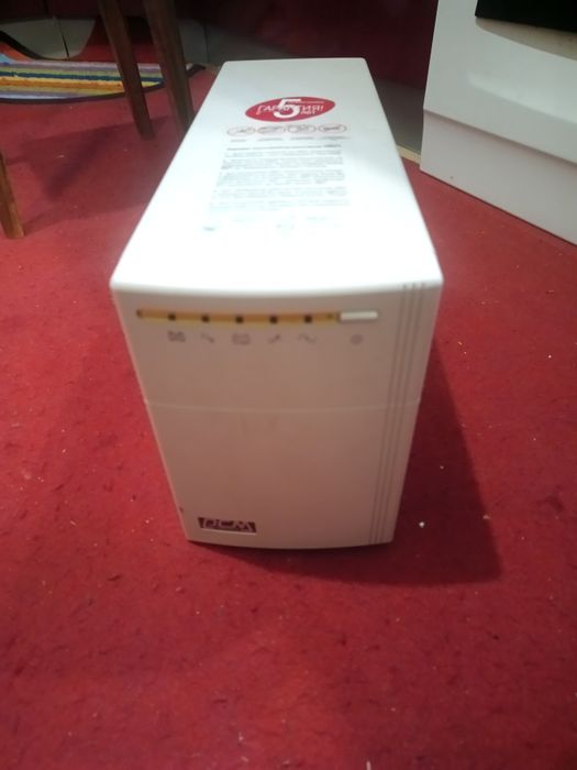 ДБЖ Powercom KIN-1000AP 600вт на 2 акумулятора