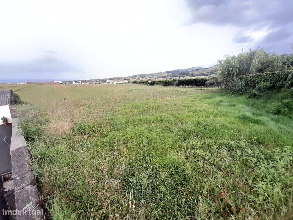 Terreno com excelente Localização na Lomba da Fazenda com 522m2