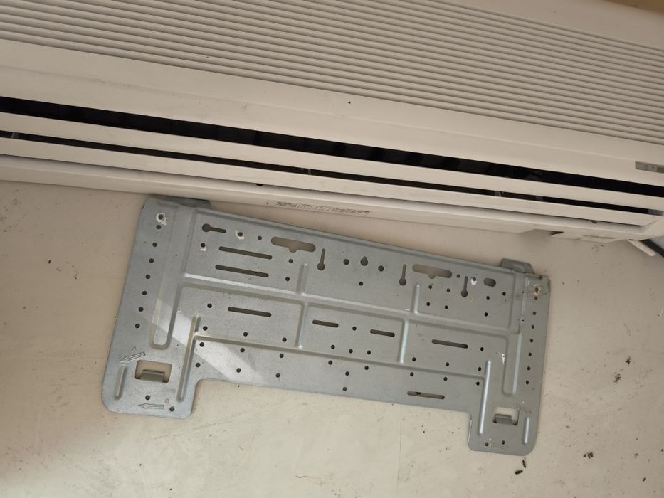1  Ar Condicionado LG 19.000 BTU Quente e Frio