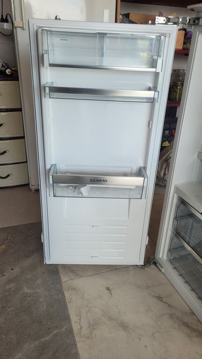 Вбудований холодильник Siemens висота 1.22
