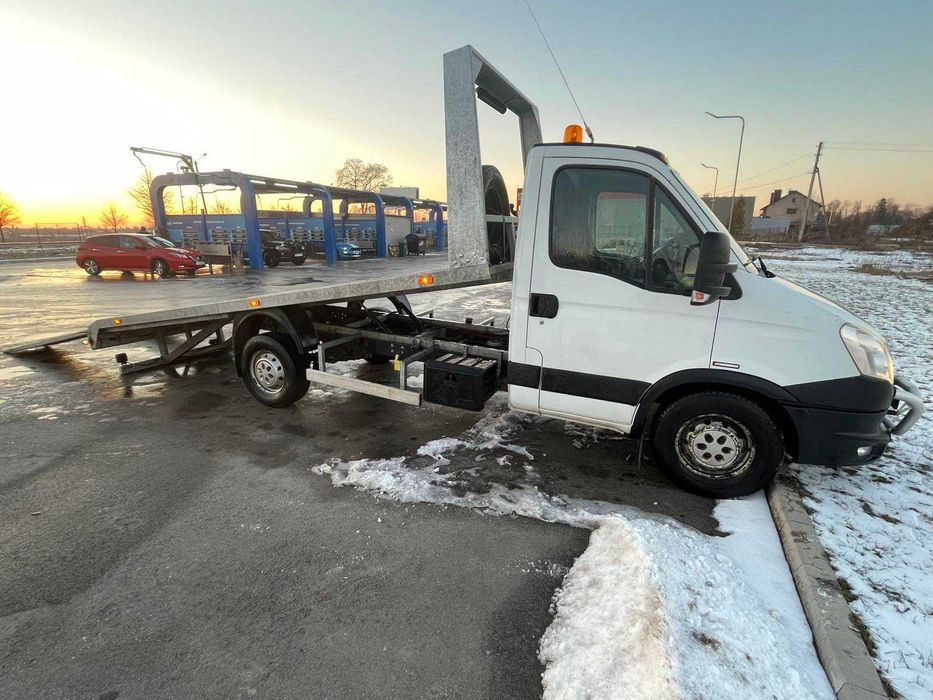 Евакуатор IVECO 35S21 2012 р, платформа з гідравлікою 5 м/2,1 м, обмін