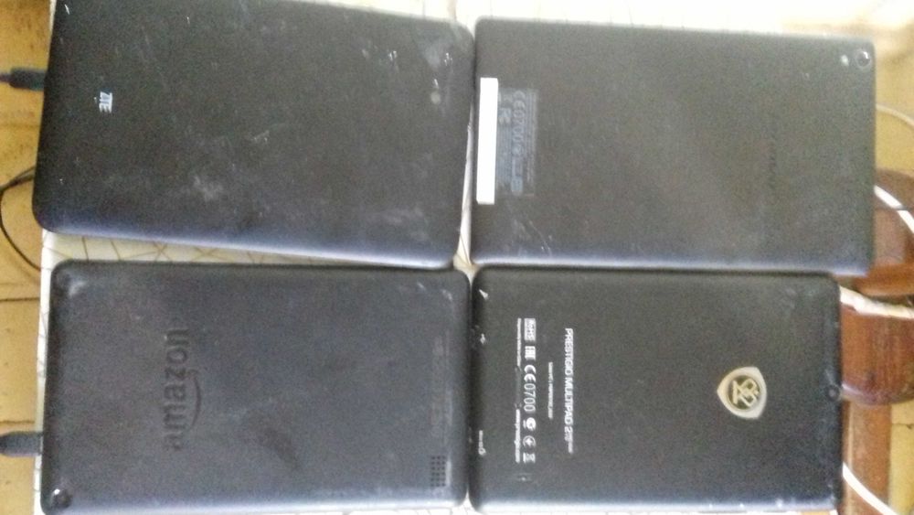 Sprzedam tablet na części uszkodzony