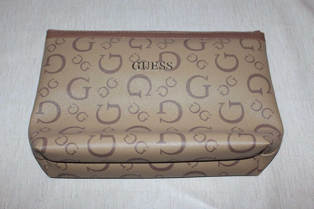 Necessaire Guess