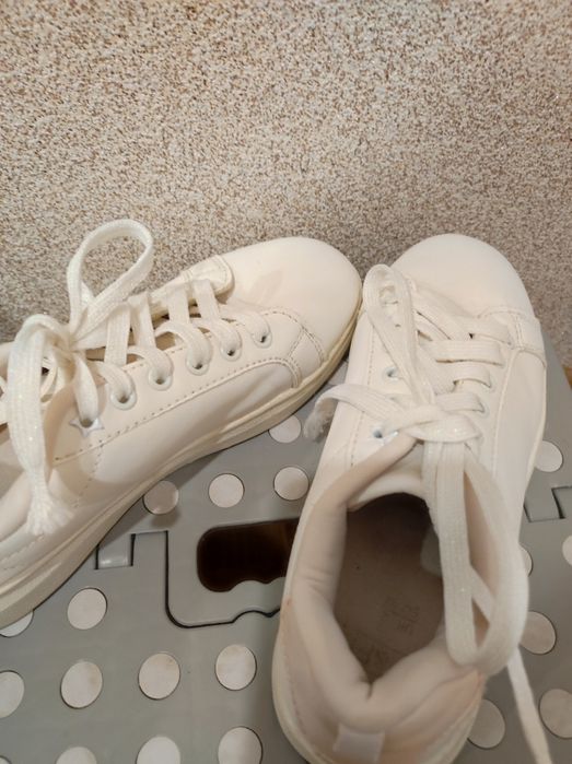 Кросівки біло-бежеві дитячі підліткові