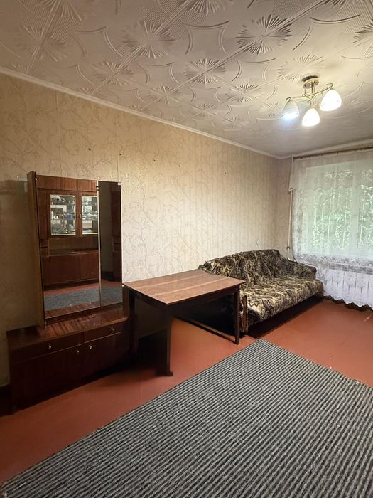 Продам 1-кімнатну квартиру на Молодіжному.