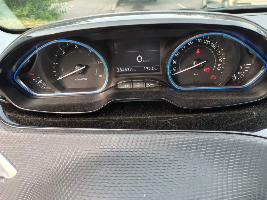 Пежо 2008 , Peugeot 2008