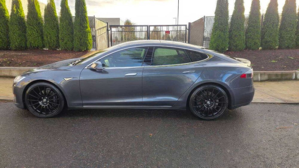 Tesla Model S 85      2014
