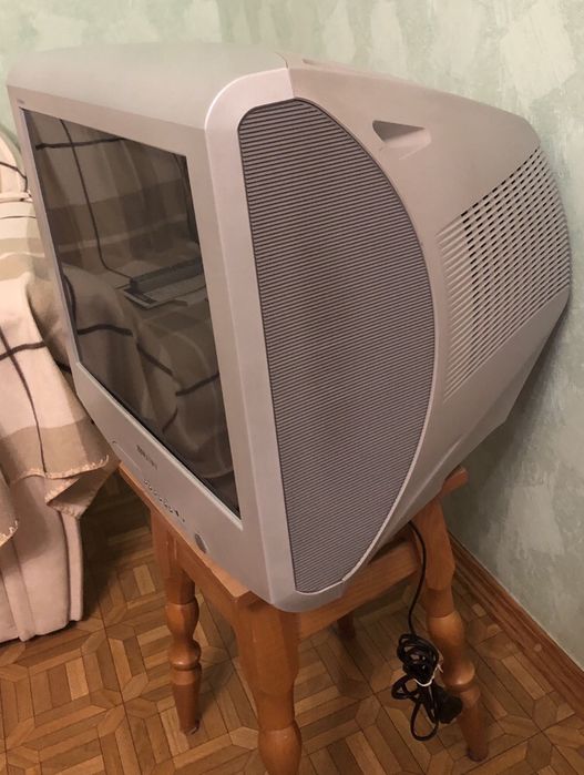 Телевізор Samsung з плоским екраном LG FD Trinitron