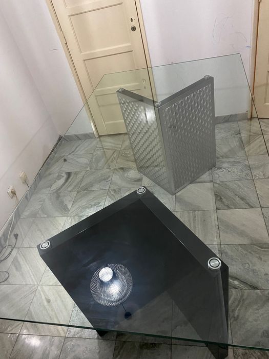 Mesa de jantar em vidro