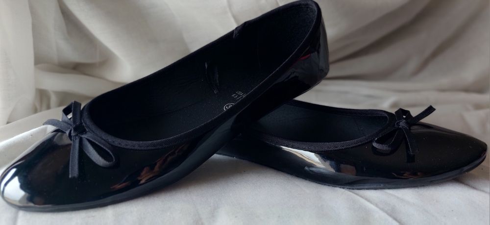 Sabrinas várias cores. Tamanho 39. Pretas nunca foram usadas