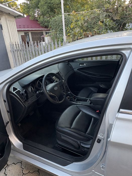 HYUNDAI SONATA 2012 VIN KMHEC41LBCA471189 фото оголошення 4 з 8